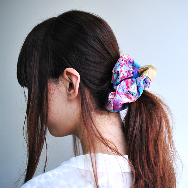 SUKISUKIDAISUKI/scrunchie